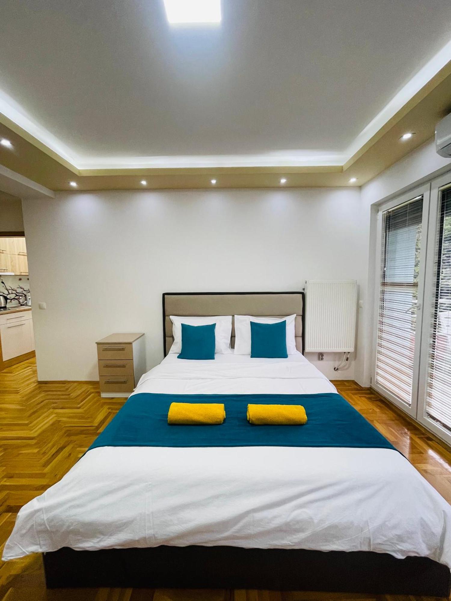 Front Beach Exclusive Apartments 斯特鲁加 外观 照片