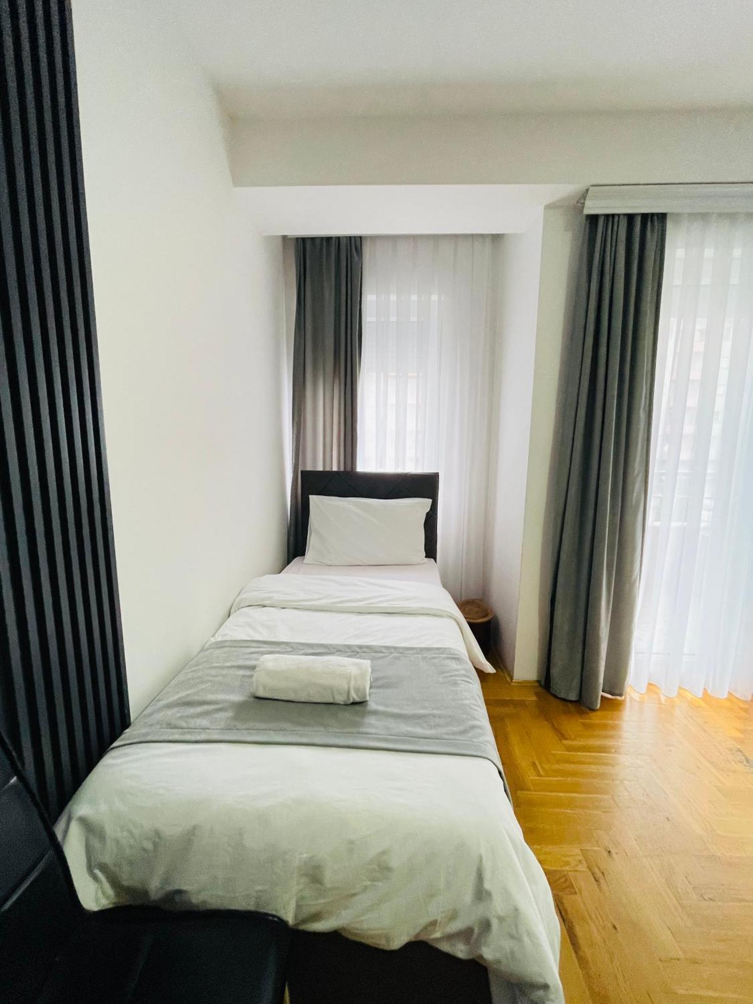 Front Beach Exclusive Apartments 斯特鲁加 外观 照片