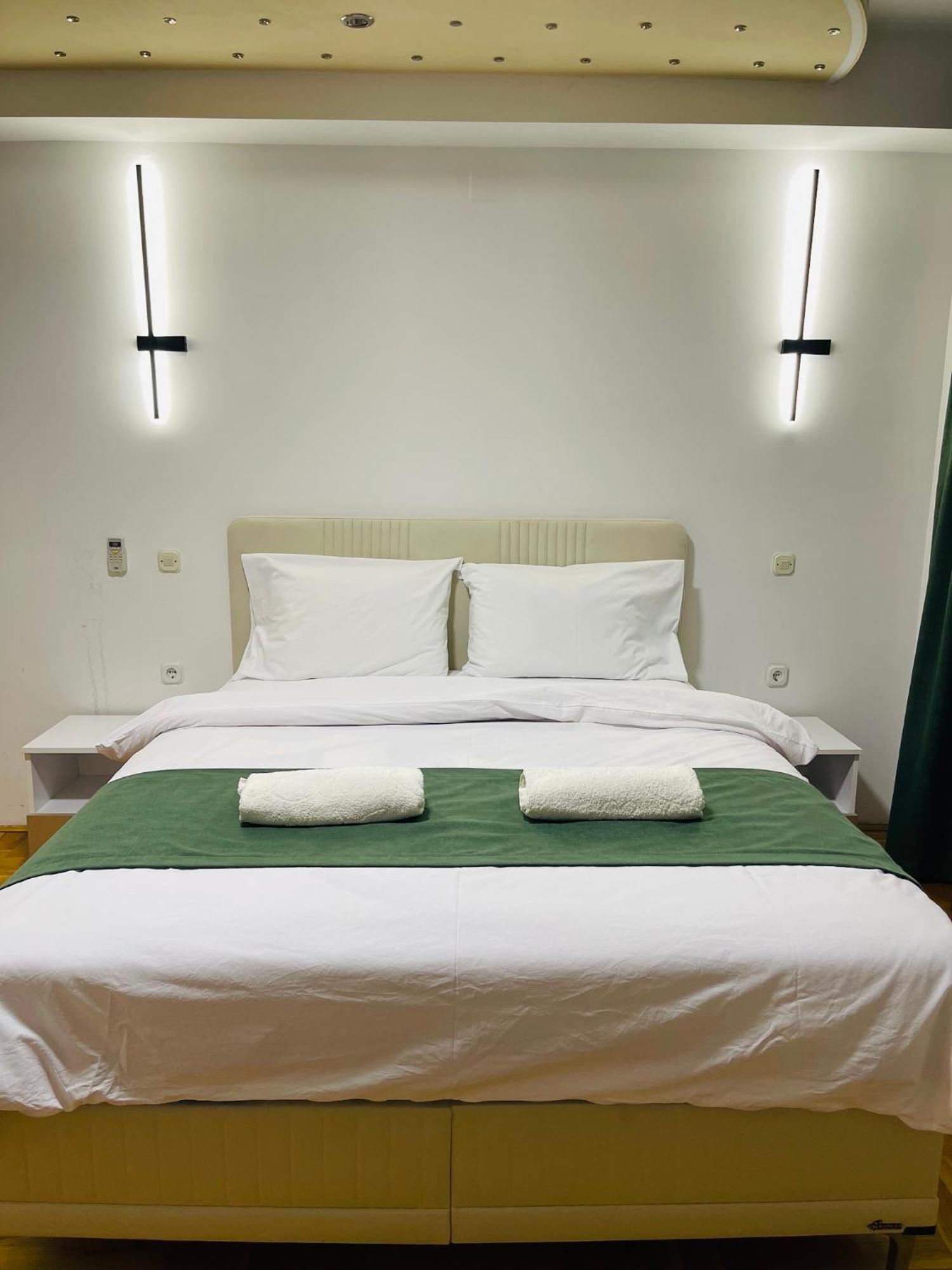Front Beach Exclusive Apartments 斯特鲁加 外观 照片