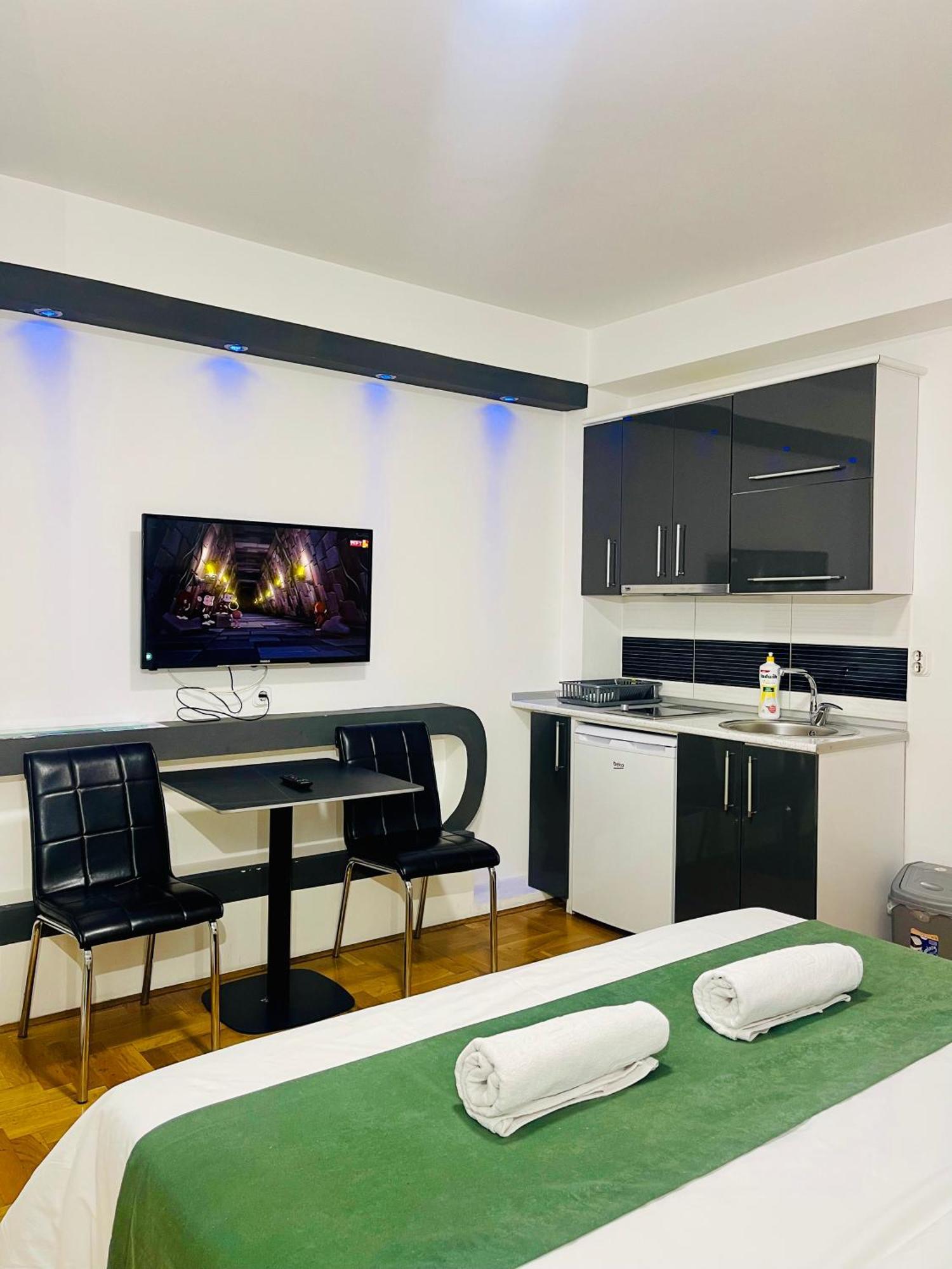 Front Beach Exclusive Apartments 斯特鲁加 外观 照片